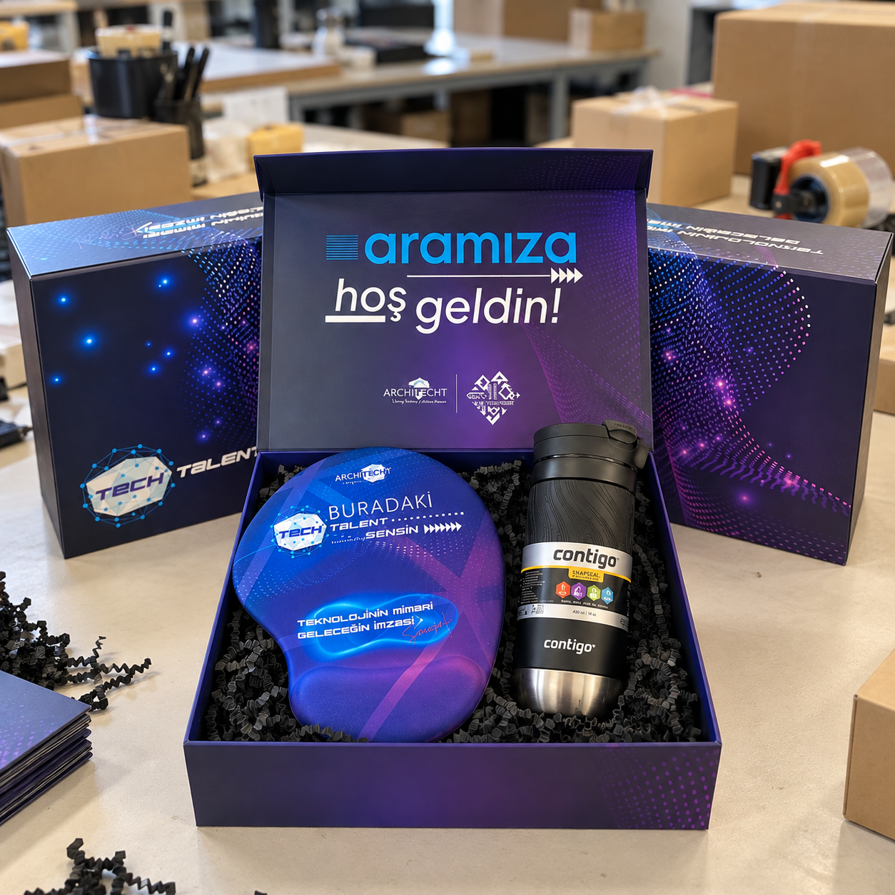architecht-icin-ozel-tasarim-welcome-kit-teknoloji-ve-renklerin-bulusmasi